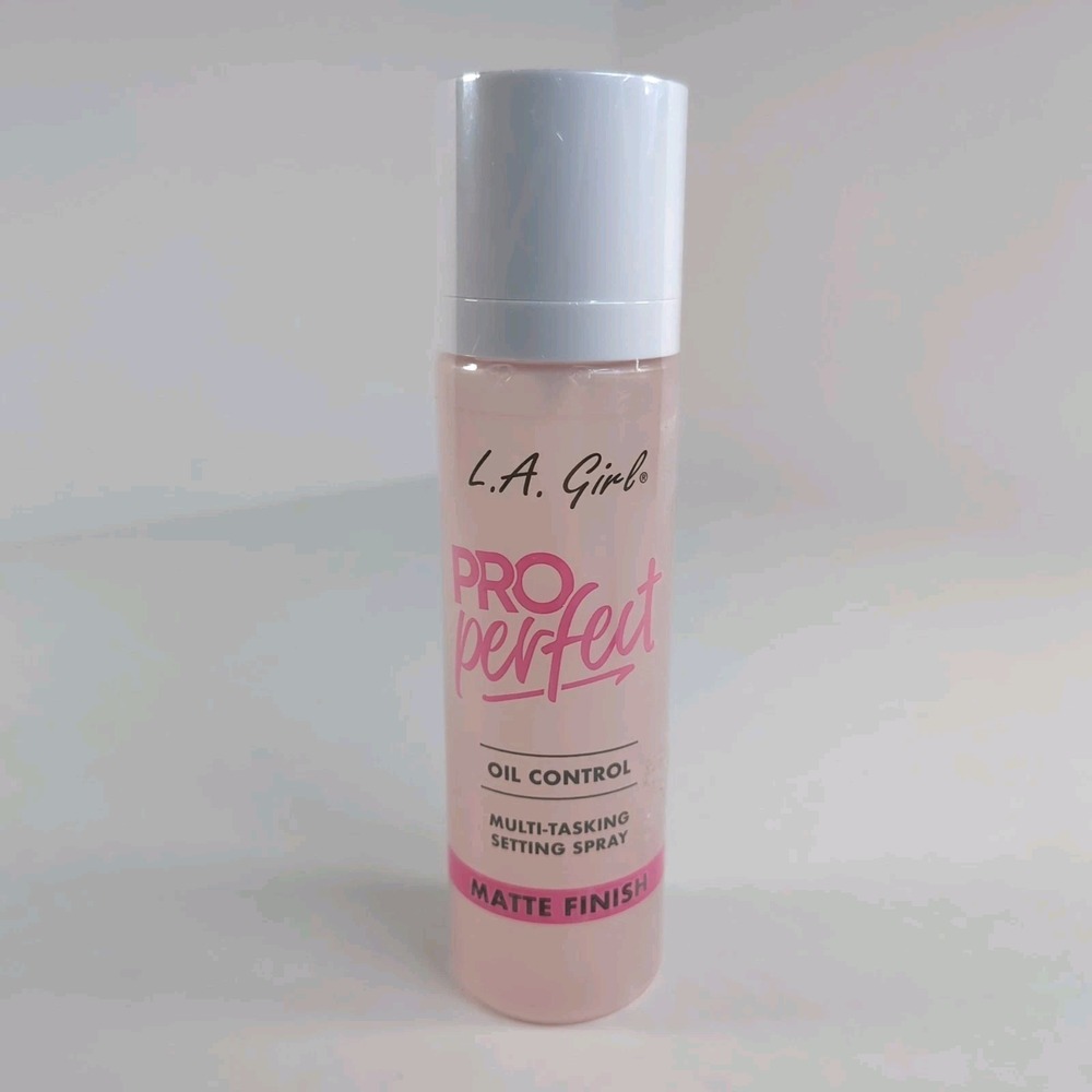 LA Girl Pro Perfect Oil Control Multi-Tasking Setting Spray Matte Finish NEW 3.5